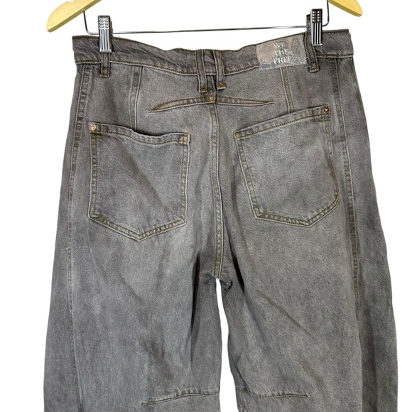 WE THE FREE Women's 28 Good Luck Mid Rise Barrel Jeans Grey Wash - Picture 5 of 16